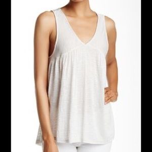 Pleione V neck Tank top