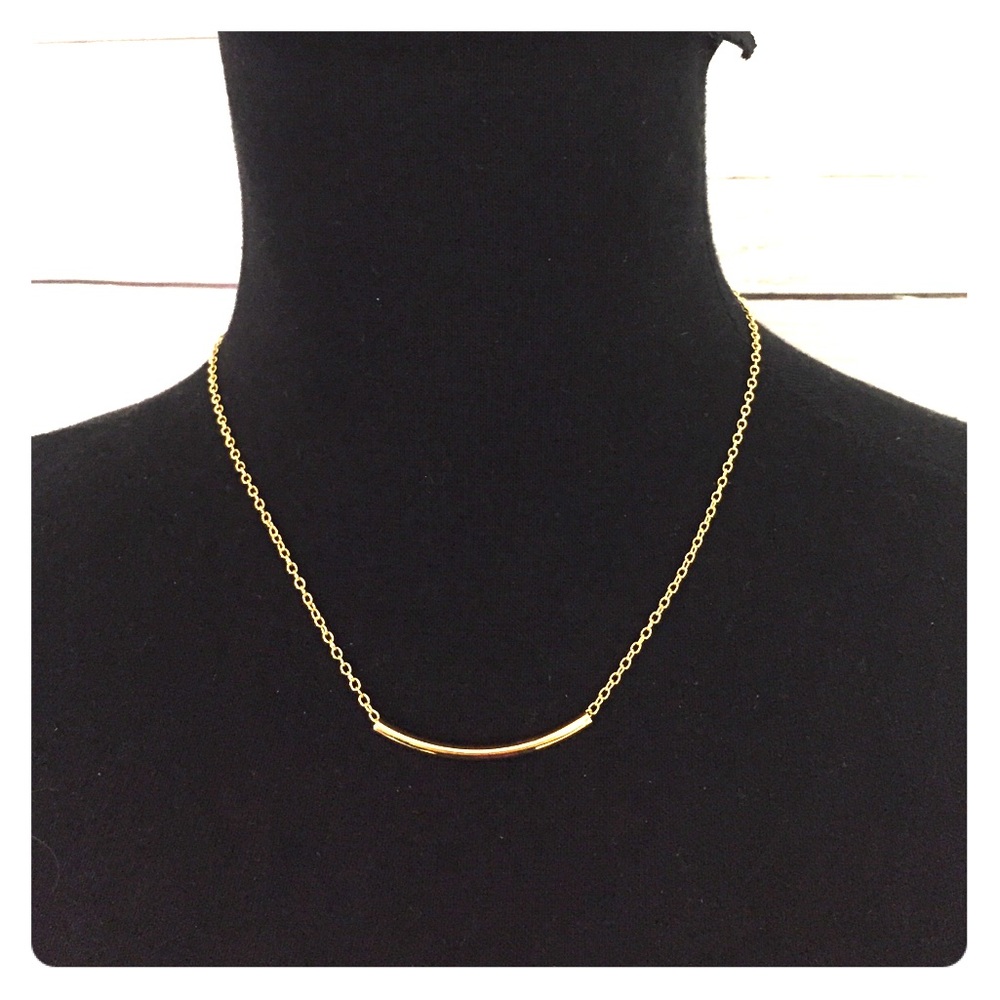 Great trendy gold bar necklace!