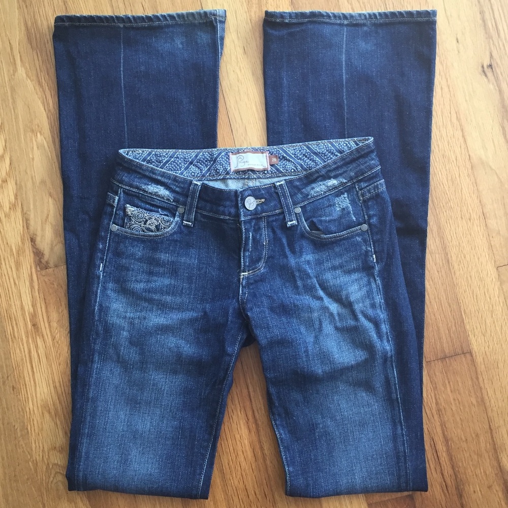 EUC Paige denim blue jeans embroidered pockets 25