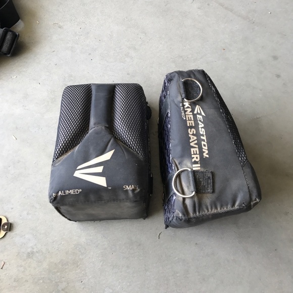 Easton knee saver - baseball - Picture 1 of 1