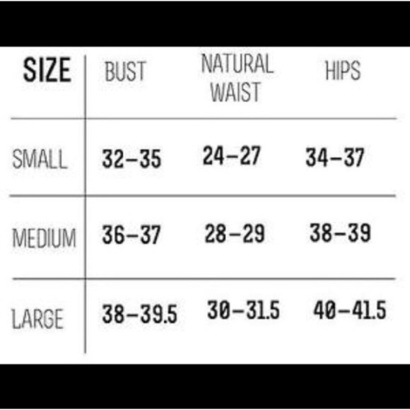 Ribbed off shoulder crop lettuce trim top - Picture 4 of 4