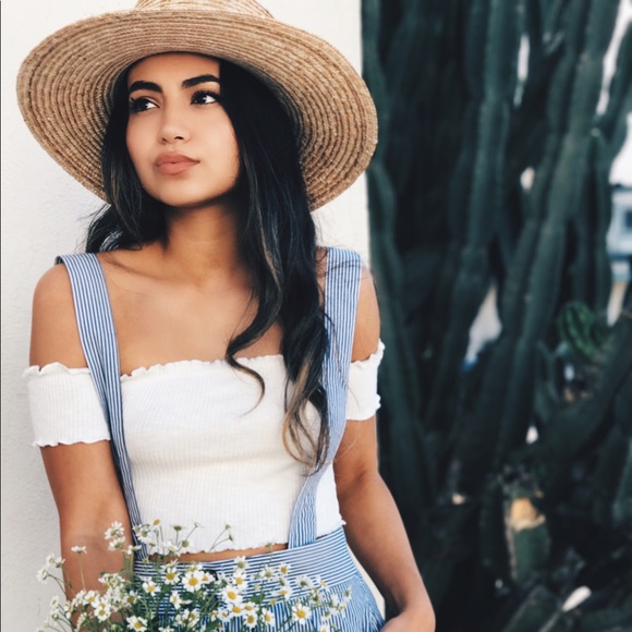 Ribbed off shoulder crop lettuce trim top - Picture 3 of 4