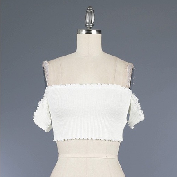 Ribbed off shoulder crop lettuce trim top - Picture 2 of 4