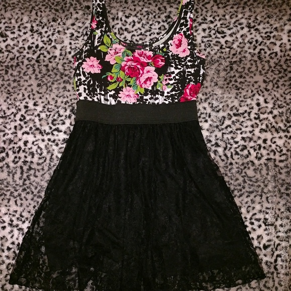 Lace Dress - Picture 1 of 4