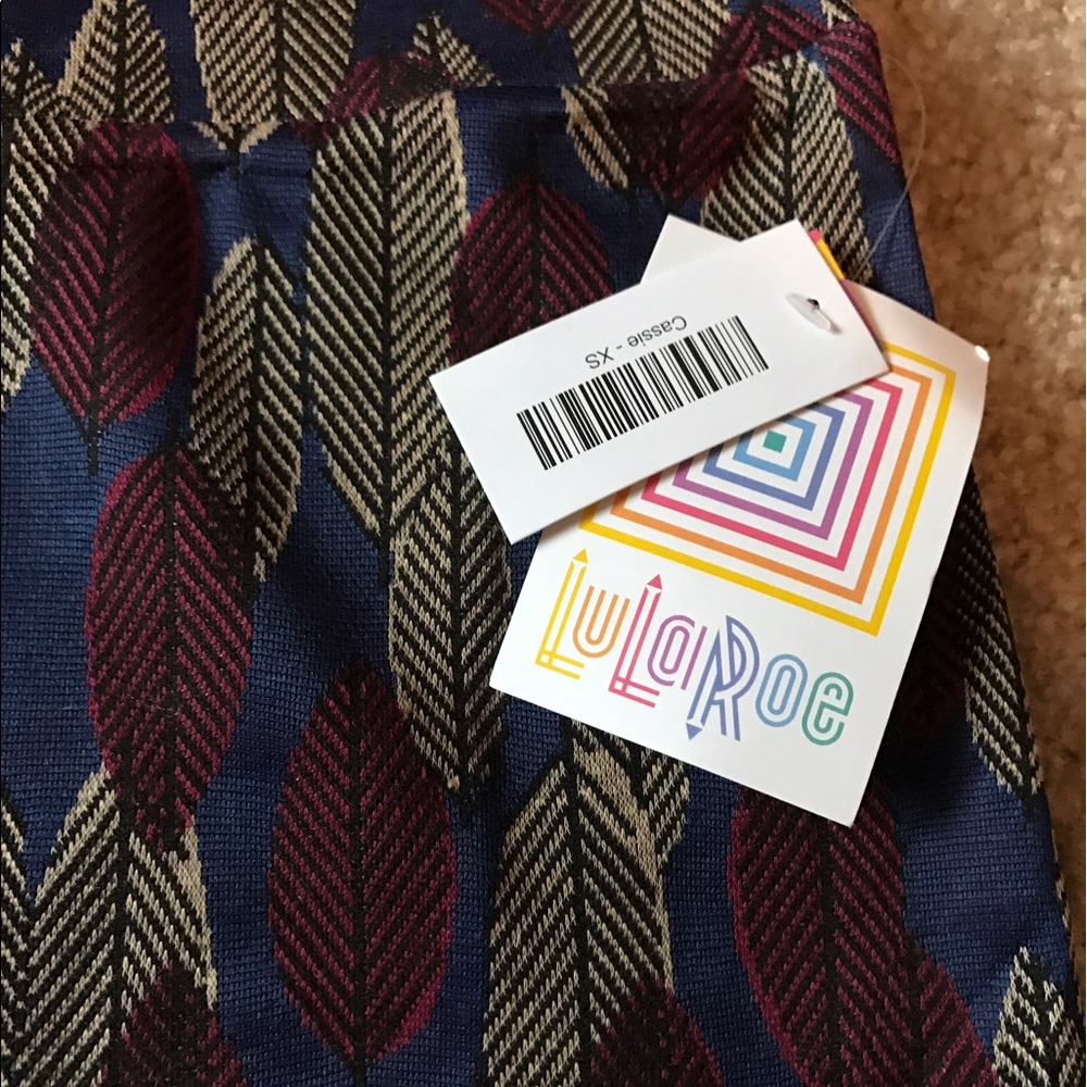 Lularoe Cassie XS NWT - Picture 2 of 4