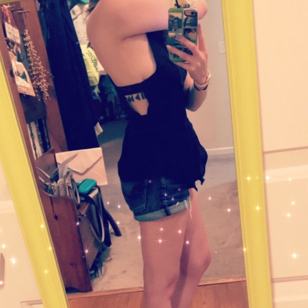 Backless blouse - Picture 3 of 7