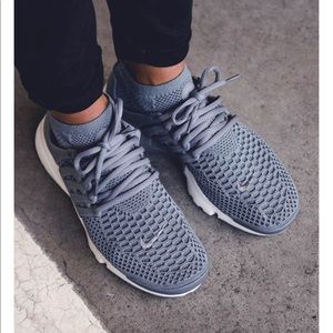 Nike Presto gray