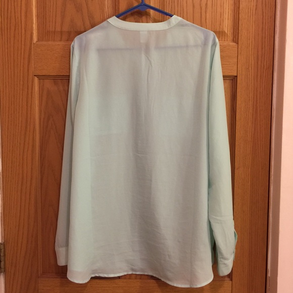 Women's Old Navy sheer blouse - Picture 2 of 6