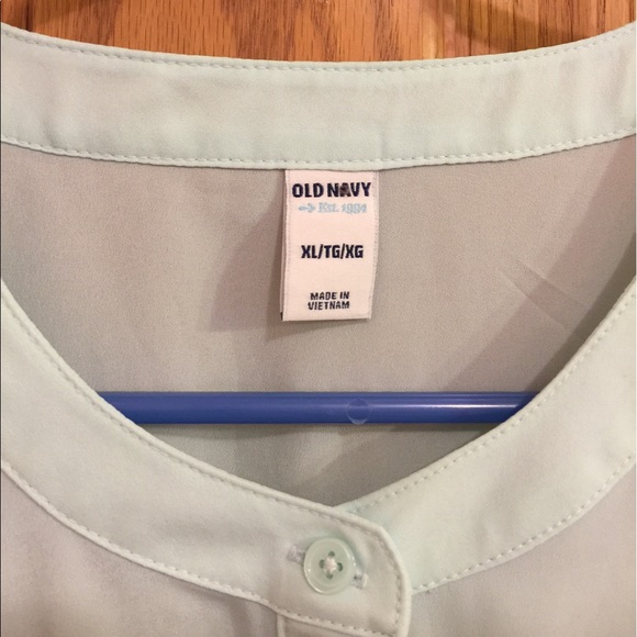 Women's Old Navy sheer blouse - Picture 4 of 6