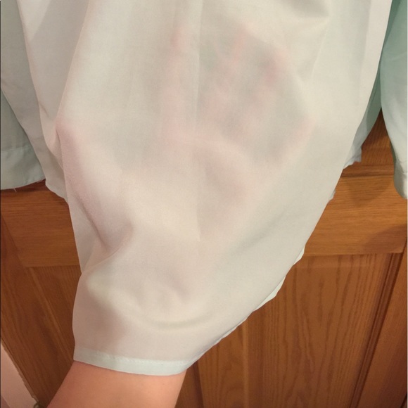 Women's Old Navy sheer blouse - Picture 6 of 6
