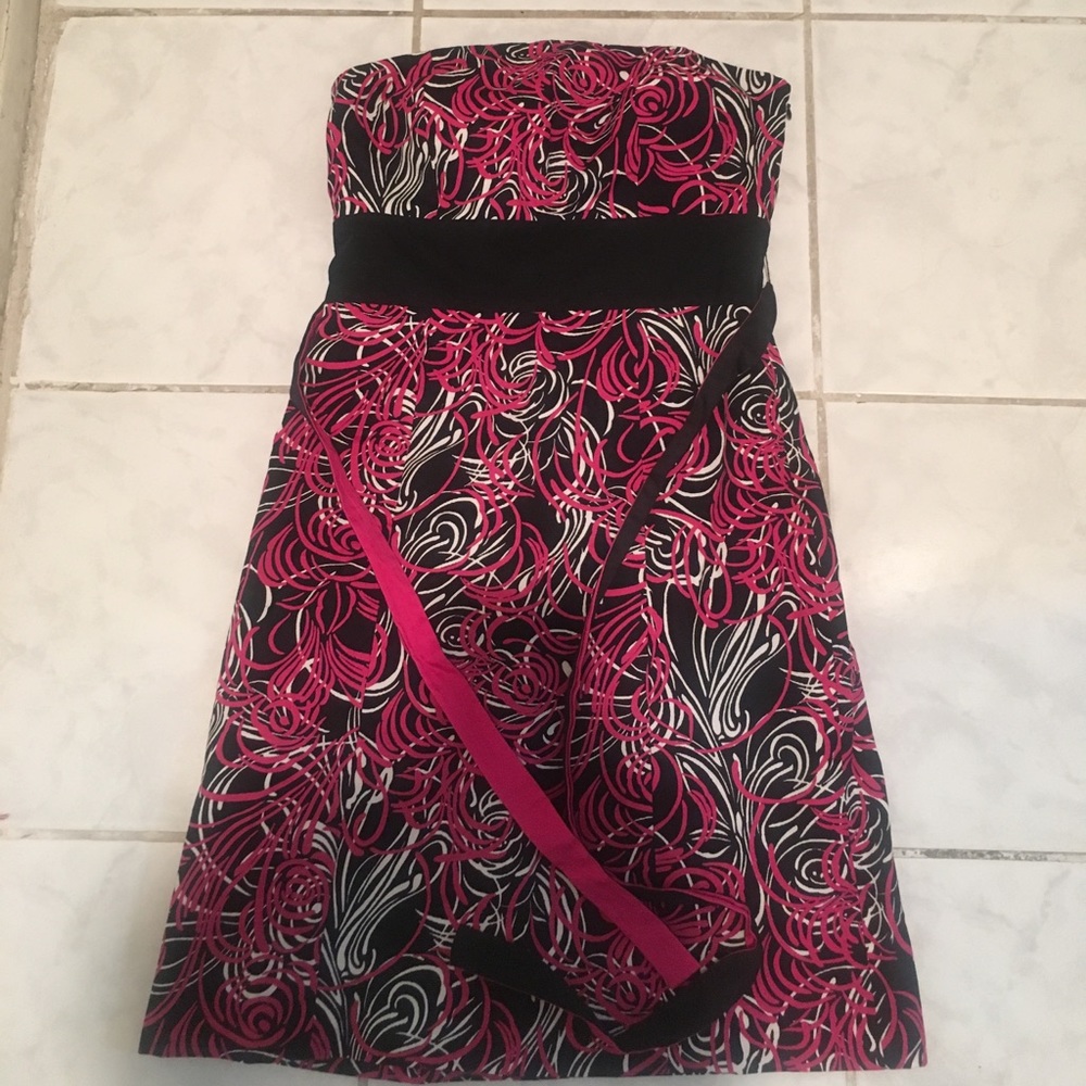 Brand new strapless 00P dress