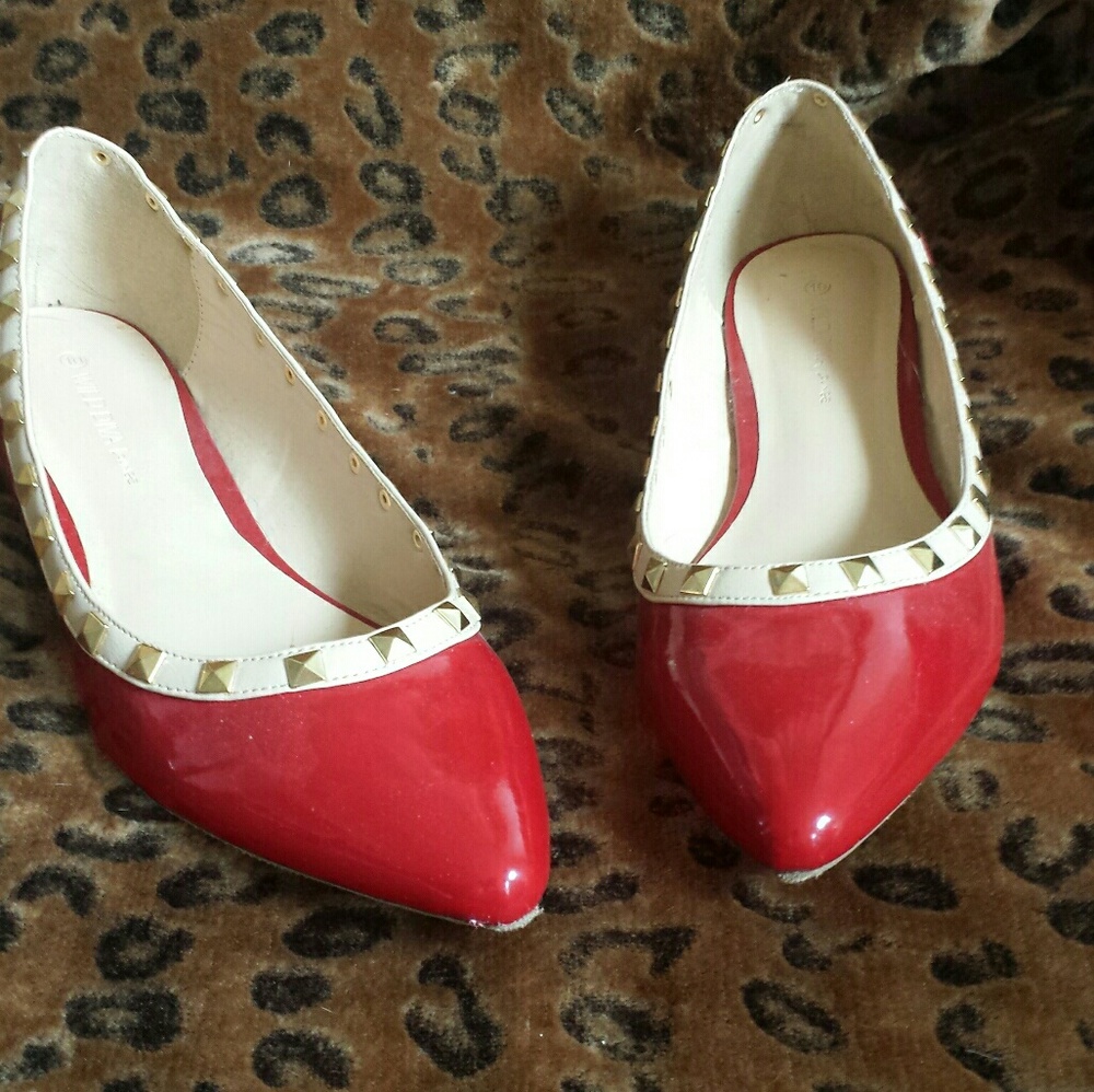 Red Flats - Picture 2 of 2