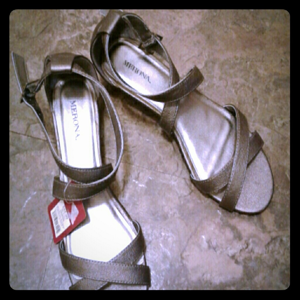 Sandal  color  punter