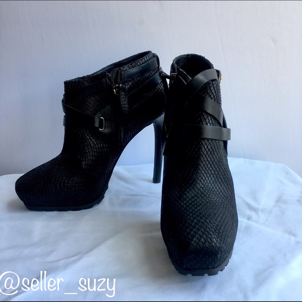🎉HP‼️🎉Guess Igora Belted Bootie
