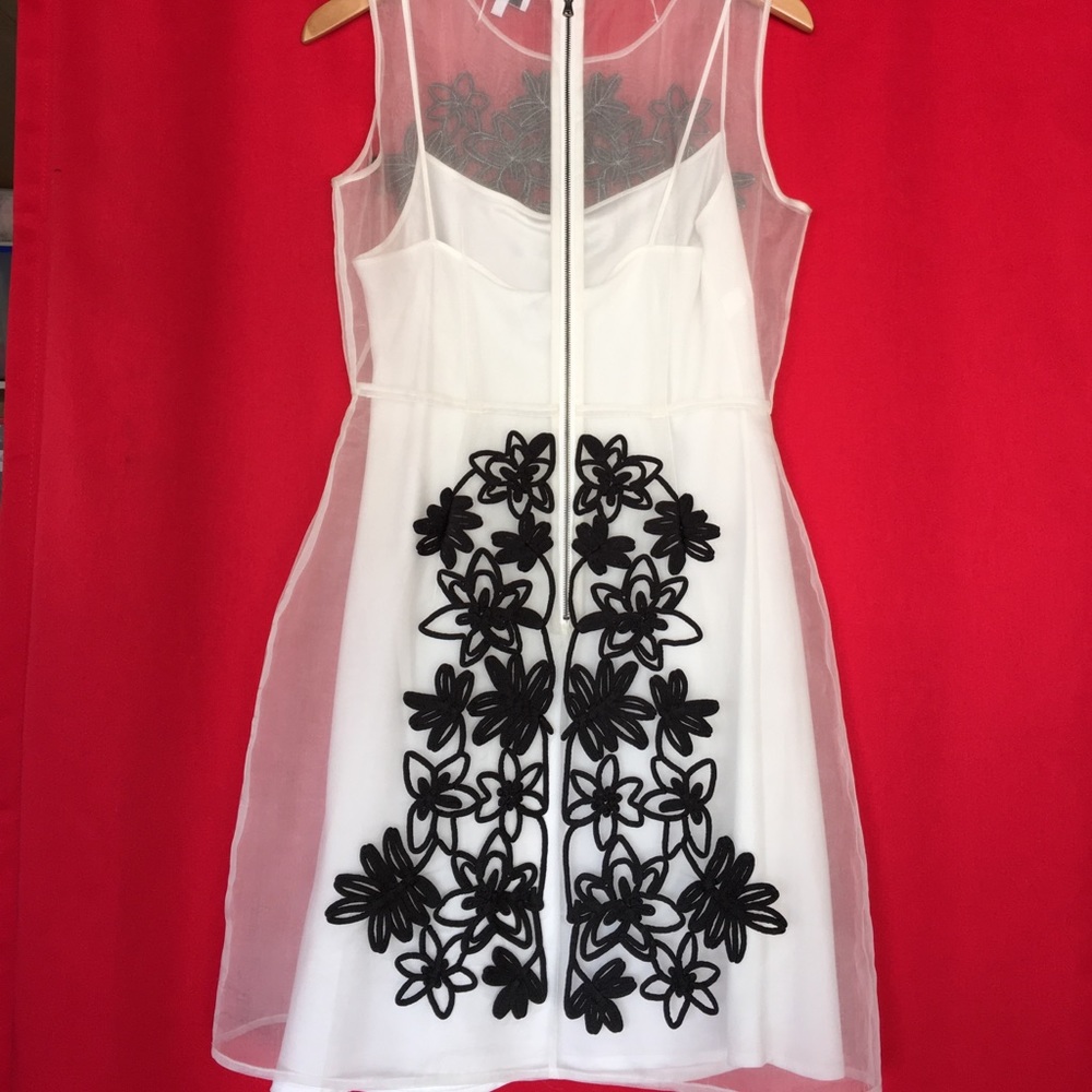🎉HOST PICK!!!!🎉VINTAGE MILLY SILK DRESS - Picture 4 of 8