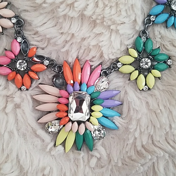 Spring necklace - Picture 3 of 3