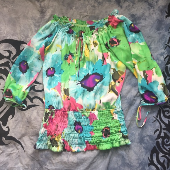 Light Flowy Colorful Floral Blouse - Picture 2 of 6