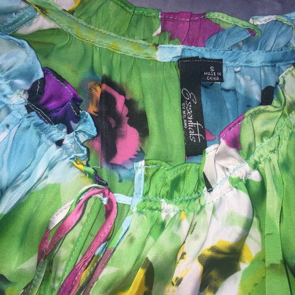 Light Flowy Colorful Floral Blouse - Picture 4 of 6