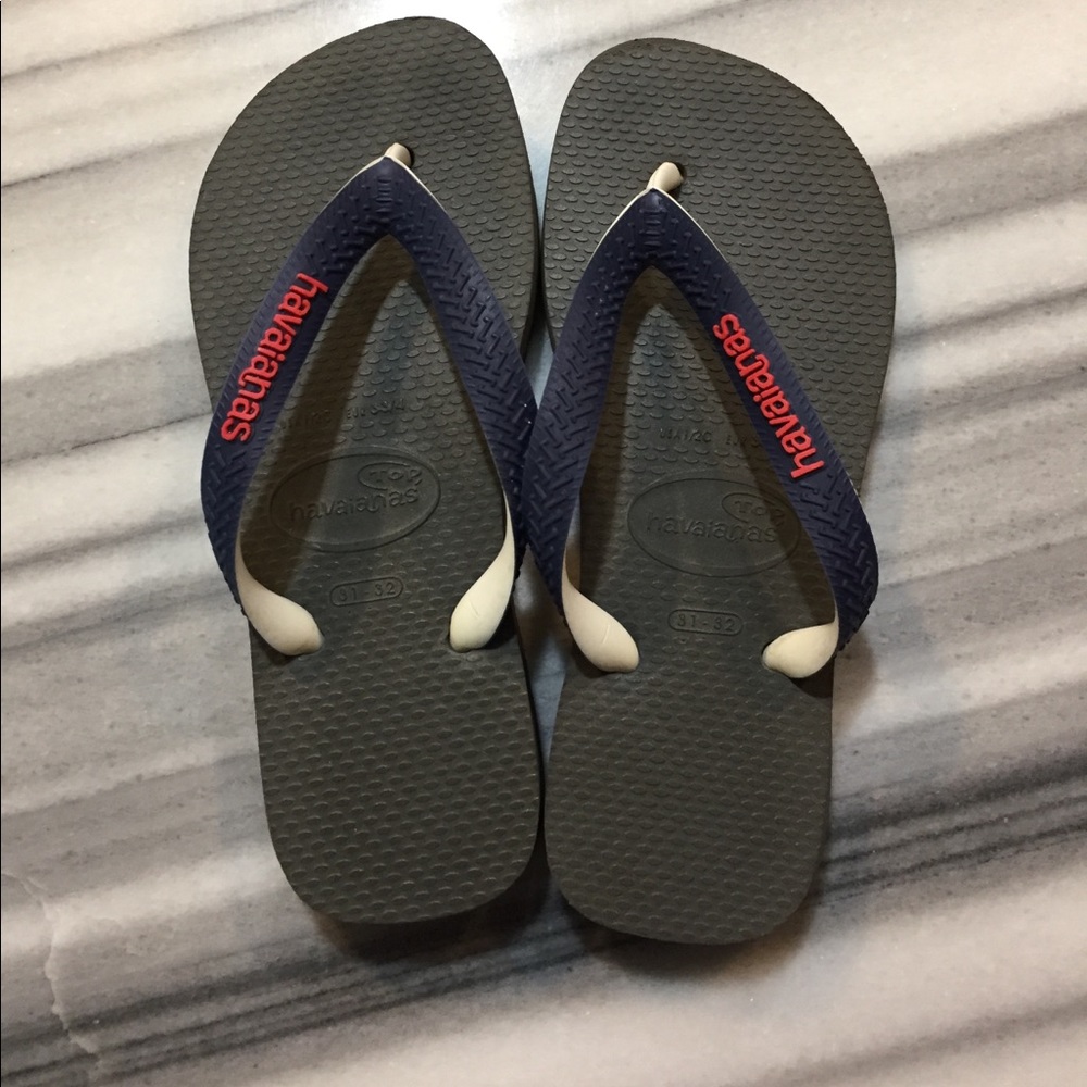 Youth Havaianas flip flops size 1/2