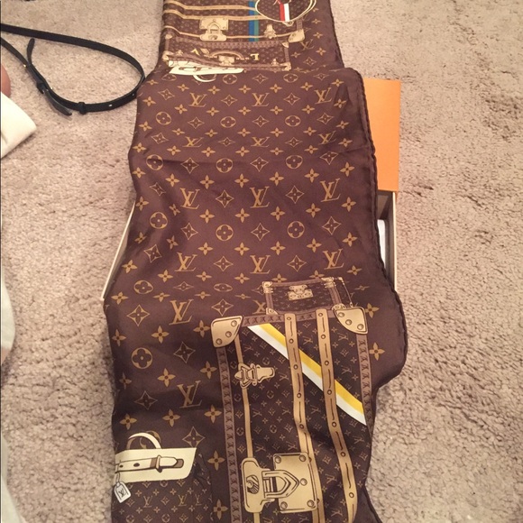Louis Vuitton large Scarf - Picture 4 of 4