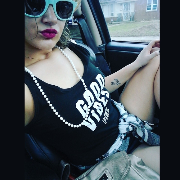 Meet your Posher, Page - Picture 1 of 1