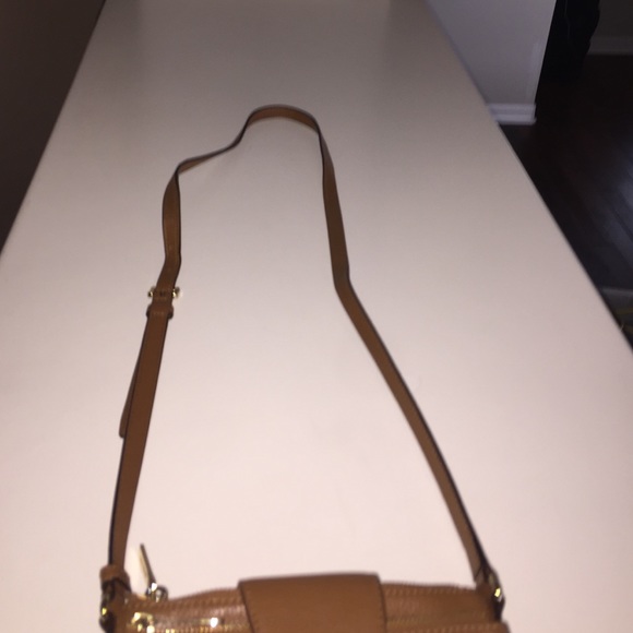 Tan- Michael Kors Wallet purse - Picture 4 of 4