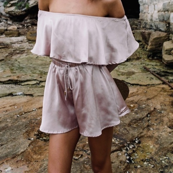 NEW ARRIVAL: SABOSKIRT SILKY SHORTS - Picture 1 of 3