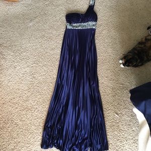 Navy blue one should prom dress