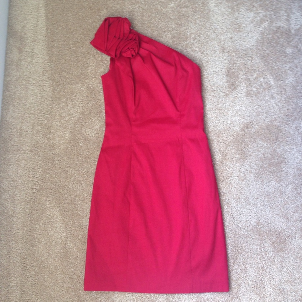 One shoulder red dress