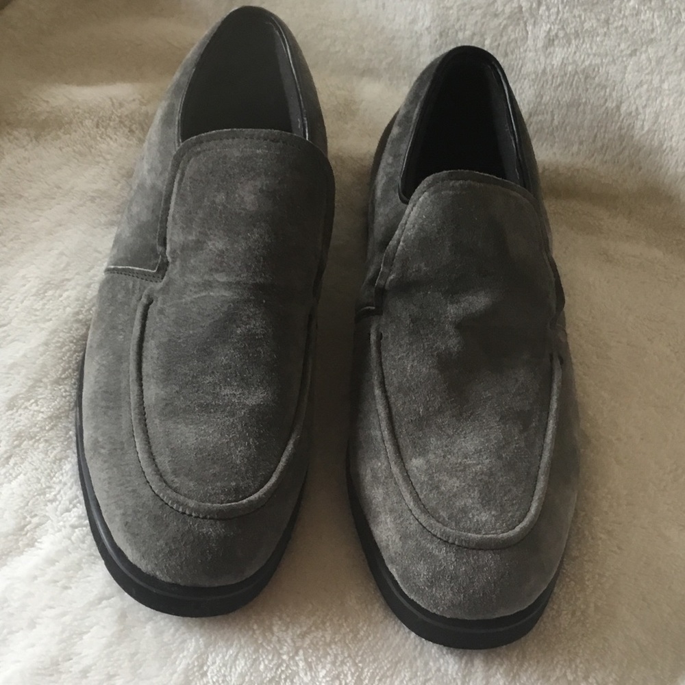 Stuart McGuire men's size 11B Grey suede loafers