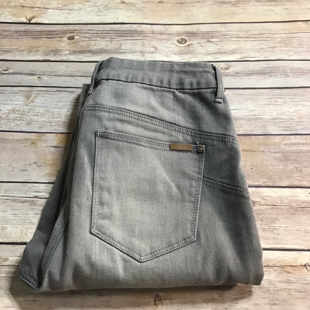 Chico's Grey Straight Leg Pants ✨
