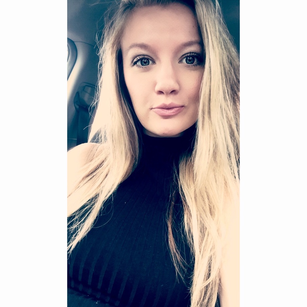 Meet your Posher, Kayla