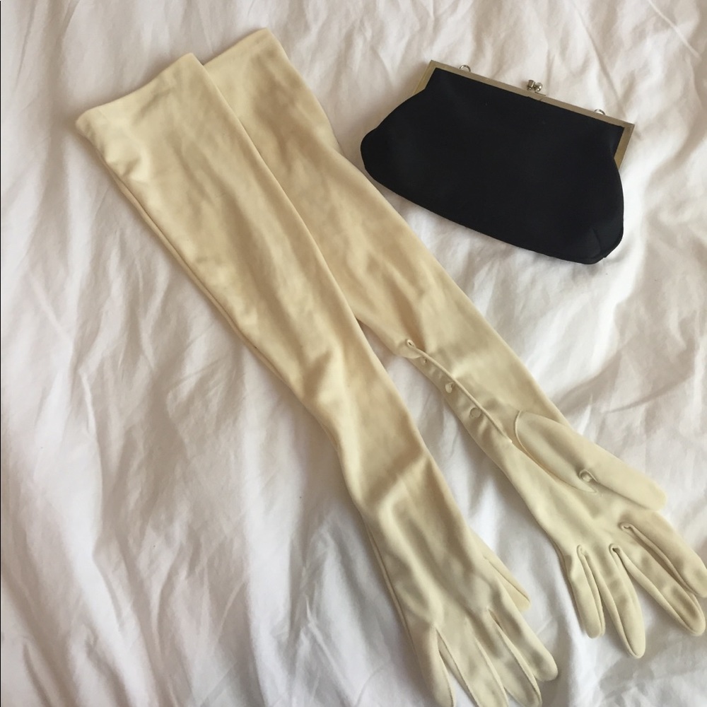 Vintage 1940s opera gloves.