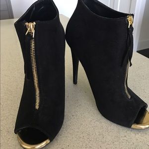 Mossimo Zip Up Heels