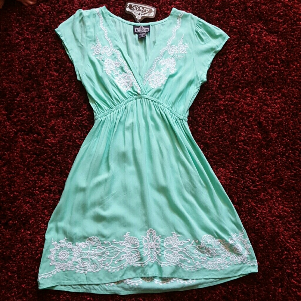 Angie mint green mini dress NWT Small
