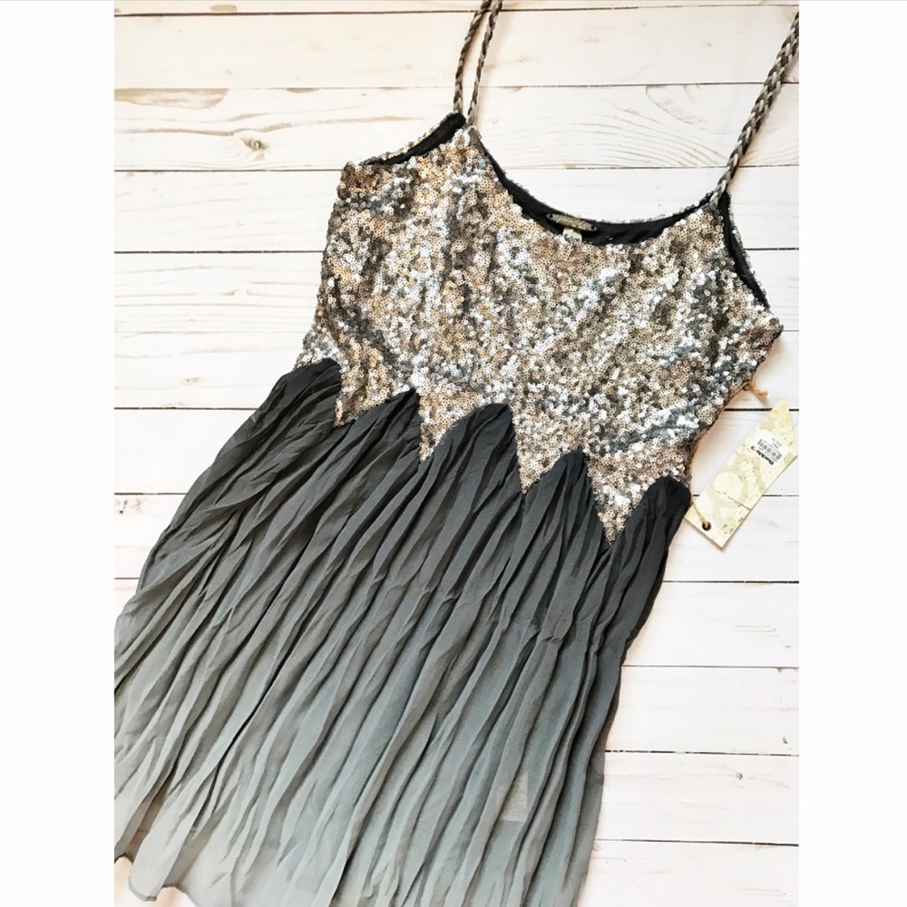 NWT Gimmicks by BKE tank top 😍