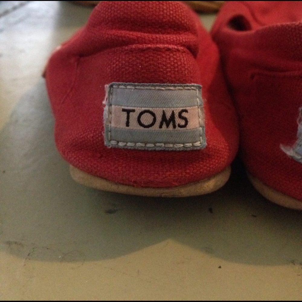 Classic Red TOMS