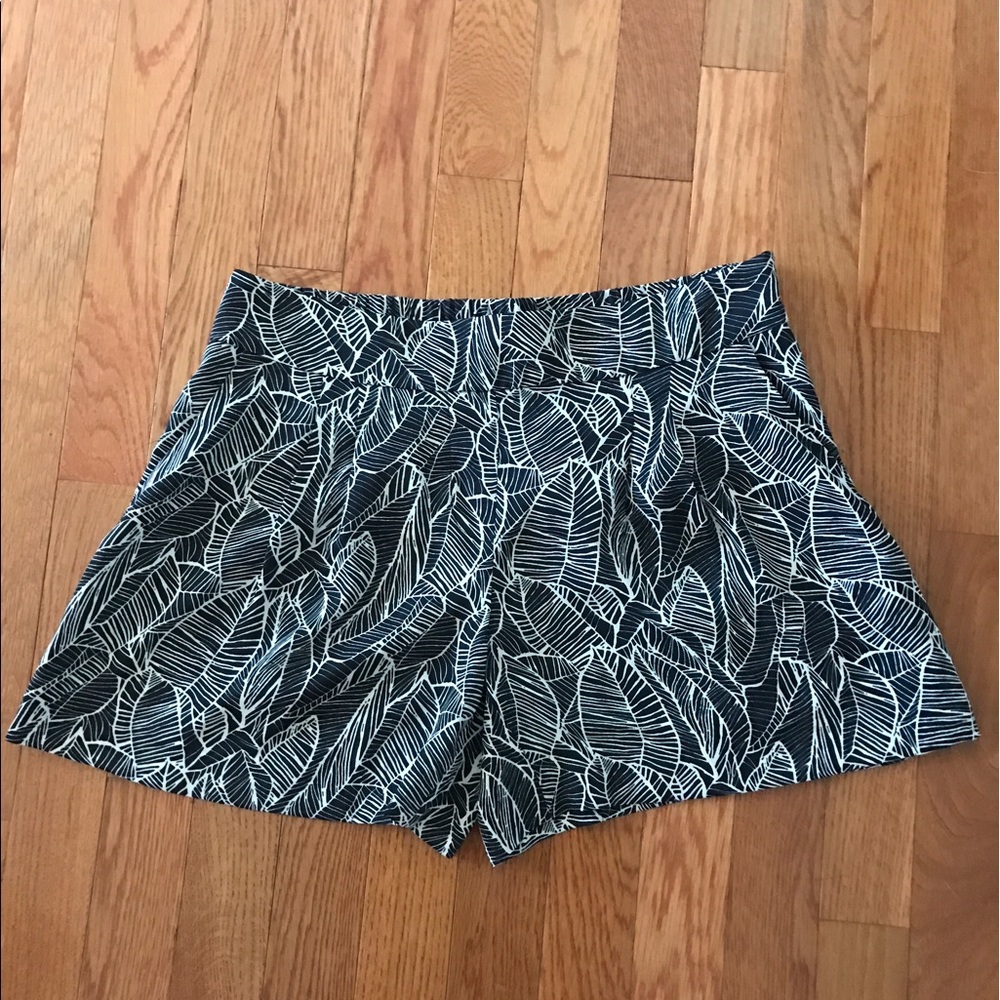 Loft Leaf Print Shorts