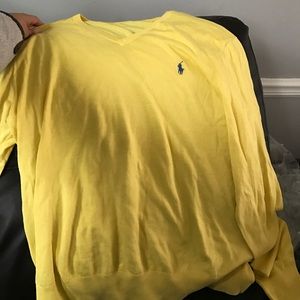 Polo sweater like new !