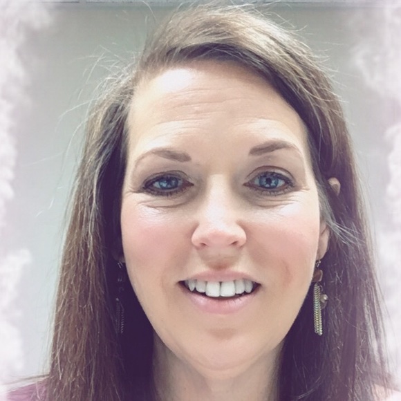 Meet your Posher, Gina - Picture 1 of 1