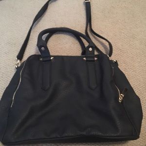 Medium satchel black bag from Francesca's