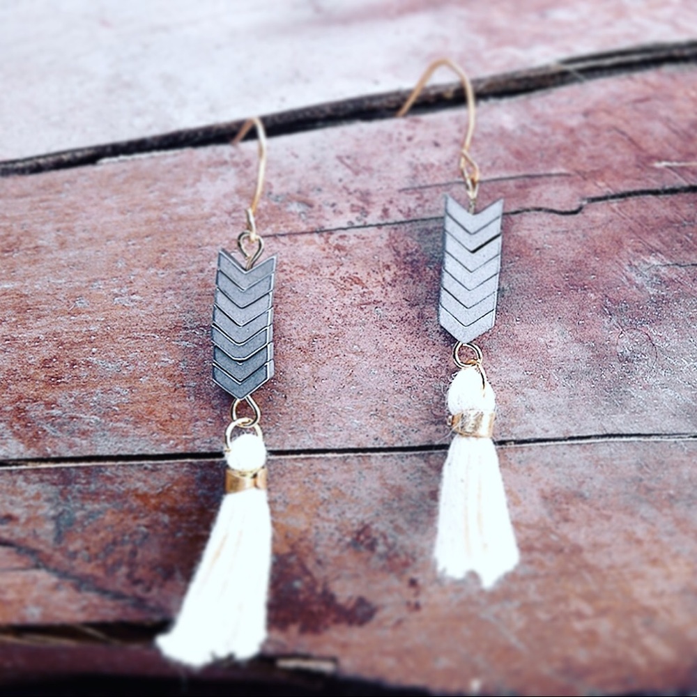 Moto-Chic Tassel Earrings - Picture 4 of 5