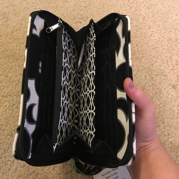 Vera Bradley Accordion Wallet - Picture 4 of 6