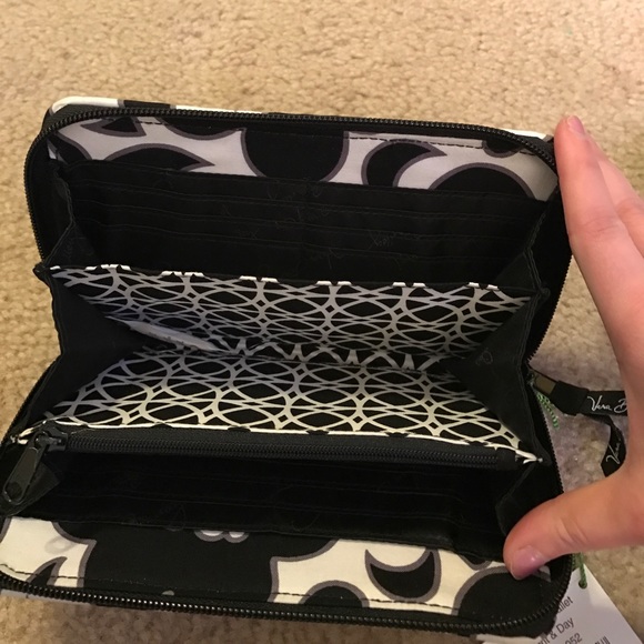 Vera Bradley Accordion Wallet - Picture 5 of 6