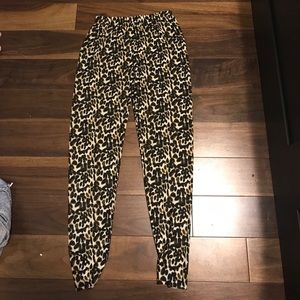 Leopard printed leggings
