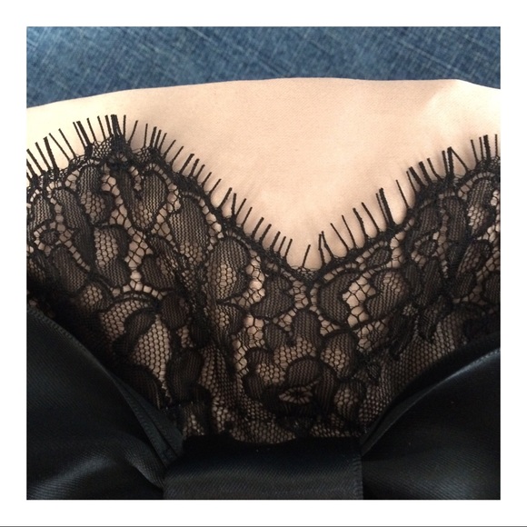 π SOLDπ MARCHESA limited edition satin lace bag - Picture 6 of 8