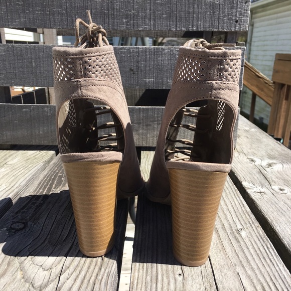 Qupid Taupe Suede Laced Perforated Booties! NEW! - Picture 7 of 11