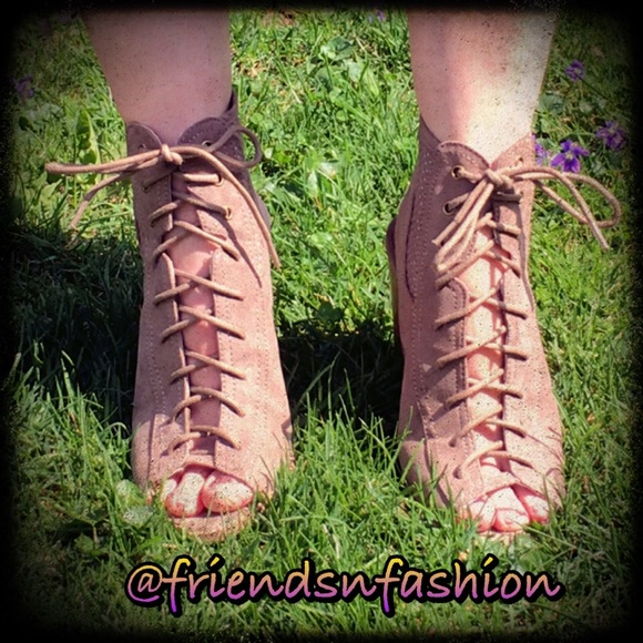 Qupid Taupe Suede Laced Perforated Booties! NEW! - Picture 8 of 11