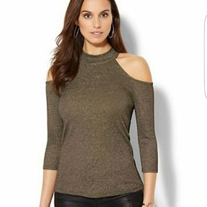 NY&Company cold shoulder 3/4 shirt