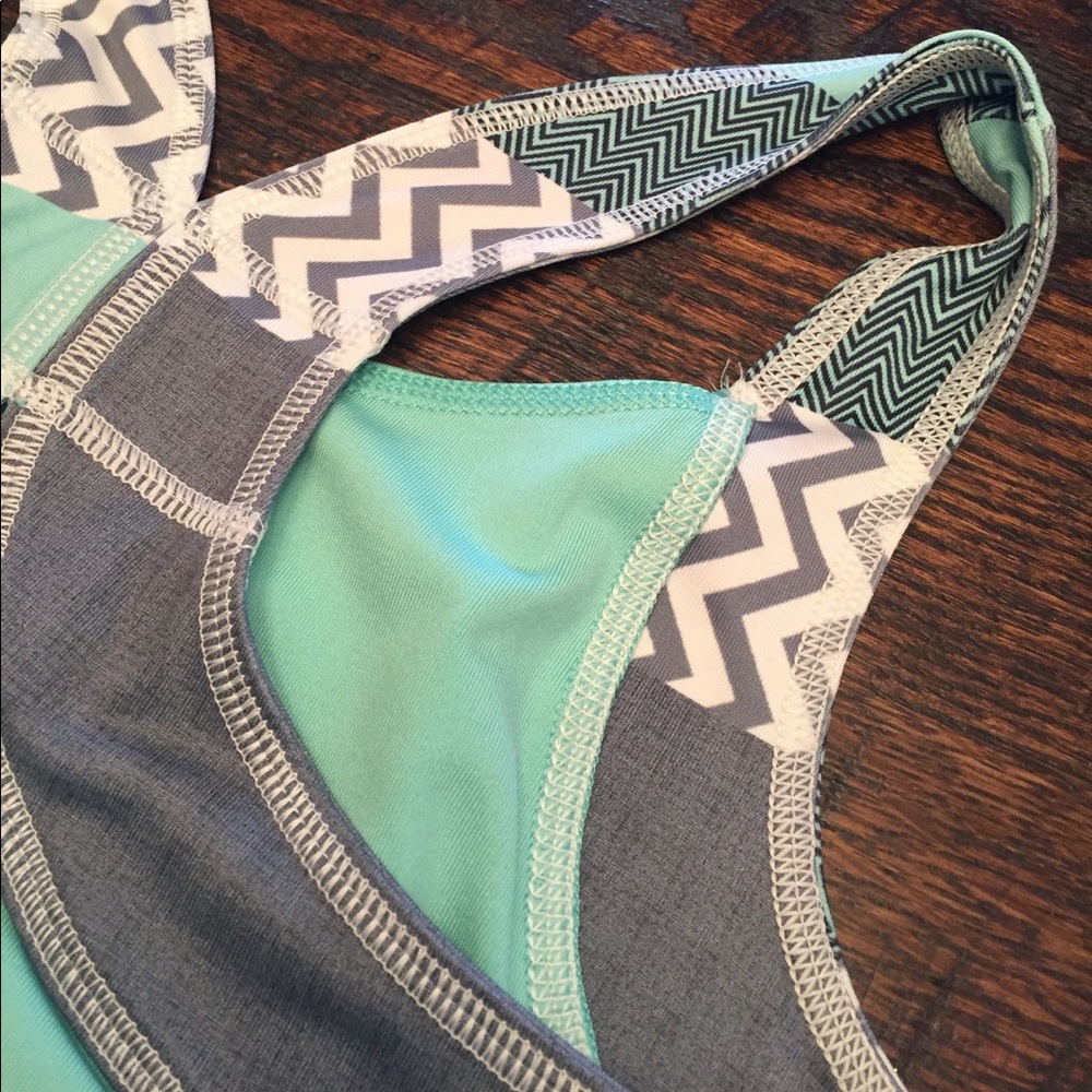 Women's Reebok tank - Picture 8 of 8